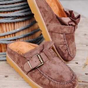 NWB Effy Ruffle Slip-On Moccassin Mules